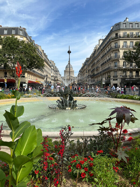 Fontaine du Bassin Soufflot, place Edmond Rostand, Paris 6e (75)