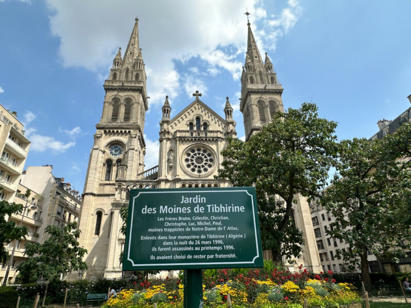 En été dans le Jardin des moines de Thibirine, Paris 11e (75)