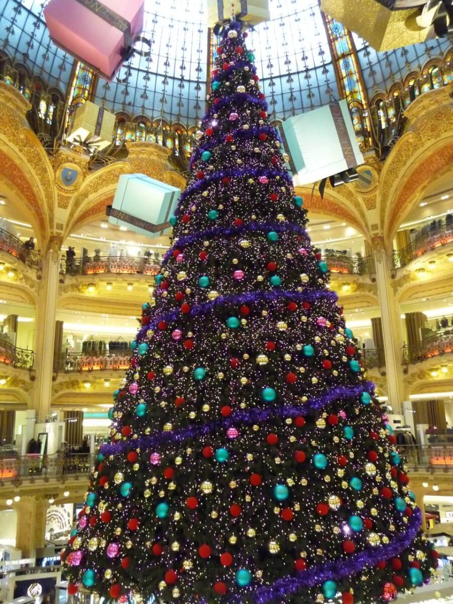 L'immense sapin de Noël des Galeries Lafayette Paris (Paris 9e) - Paris côté jardin